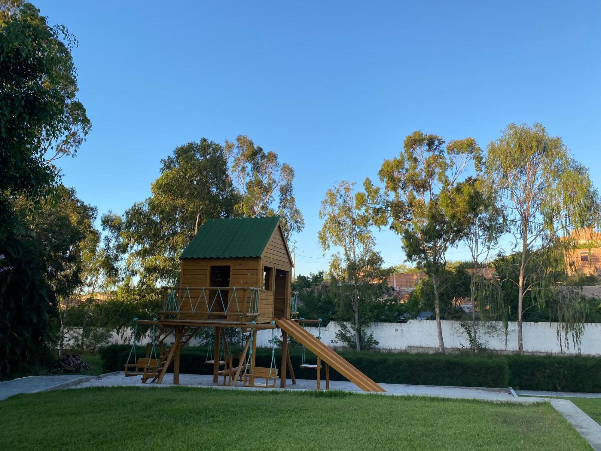 Gravata em Condomínio LINDO - Casa com 200m com 4 QTS e 5 WC Exterior foto